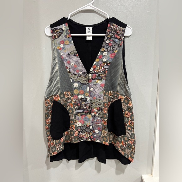 YASUKO Vest Womens Medium/Large Black Kimono Silk Pockets 1 Button Oriental Art - Picture 1 of 9